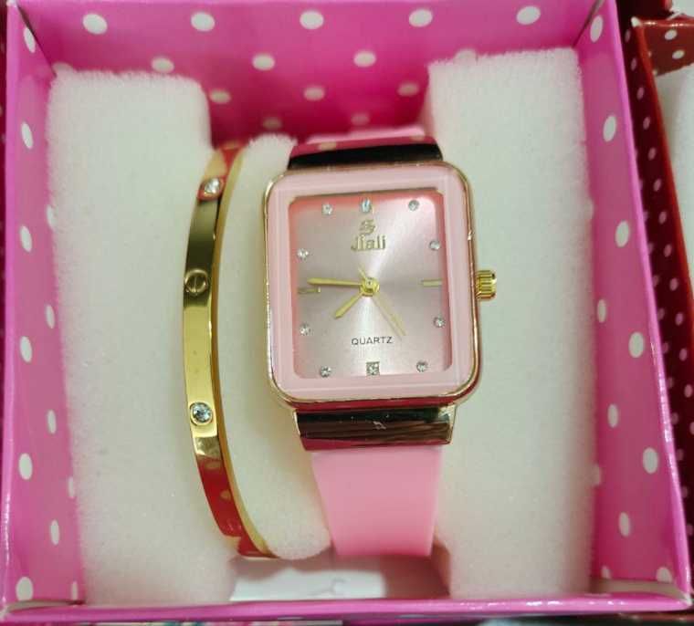 Подарочный набор: женские часы + браслет