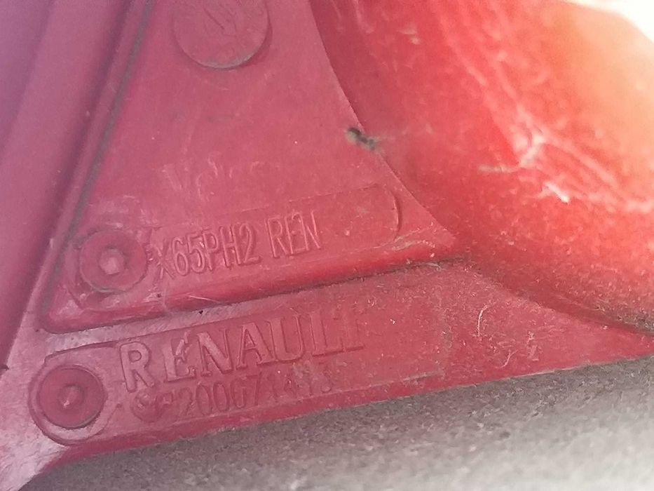 Stop tripla lampa stanga renault clio 2 8200071413