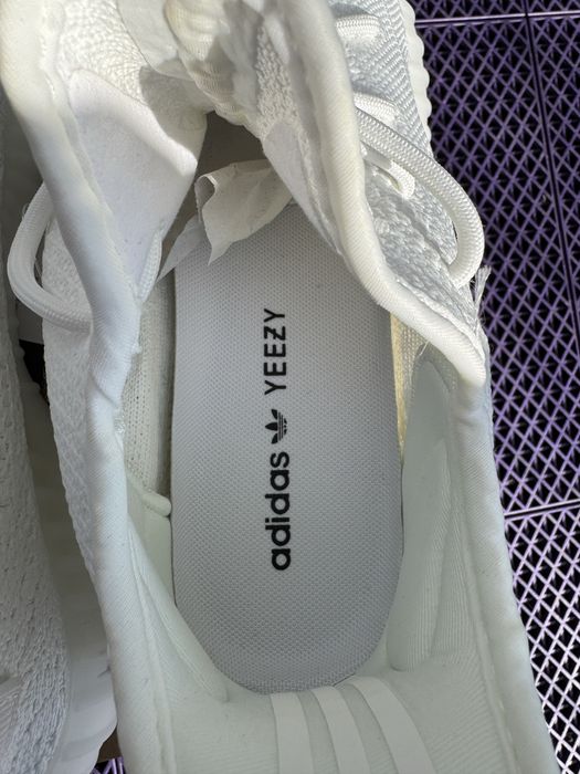 Yeezy 350v2 Triple White