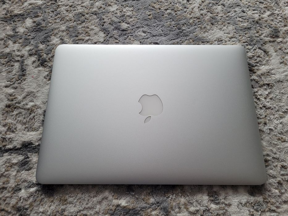 Apple Macbook Air