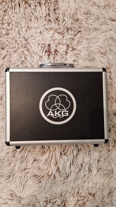 Microfon Studio AKG C4000B - Stare Impecabilă (Shockmount + Case)