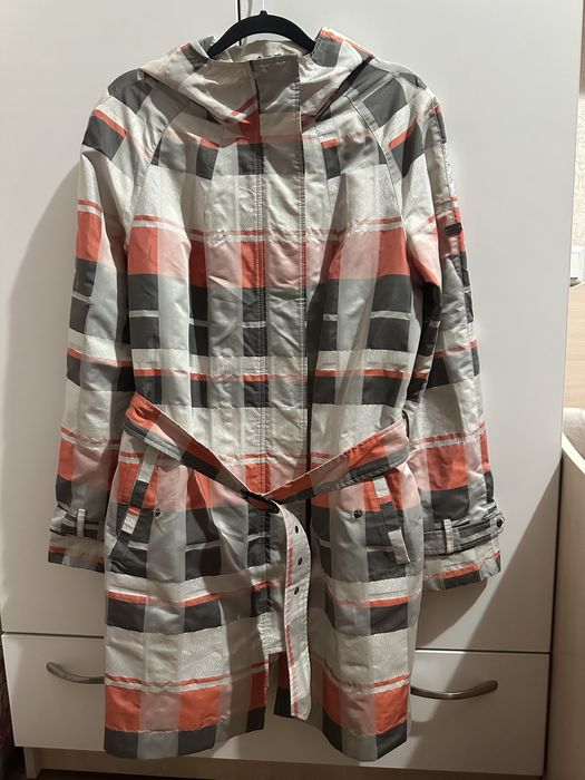 Женская осенняя куртка