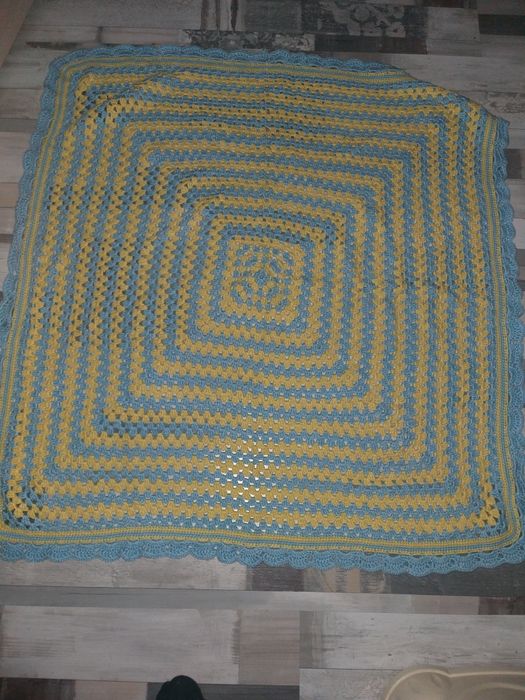 Вязаный плед ручная работа