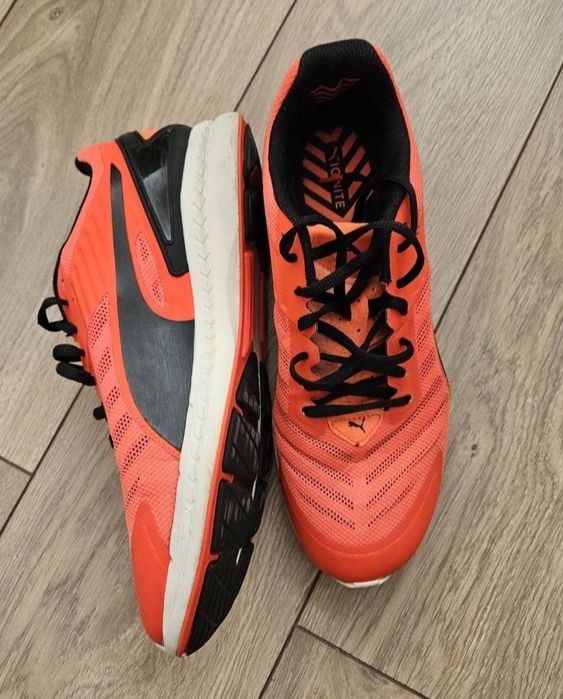 Puma маратонки 43 номер в електриков цвят. Много запазени.