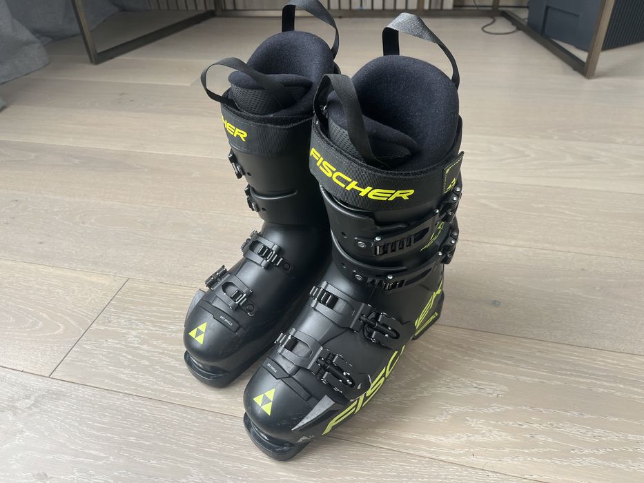 Лыжные ботинки Fischer RC4 the curv 110