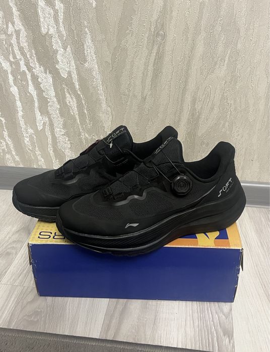 Кроссовки от бренда Li-ning