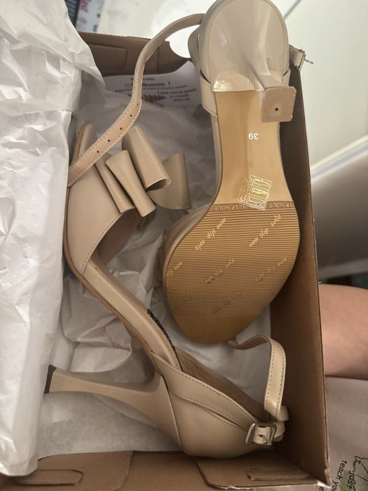 Tocuri de dama Cristiano Bej