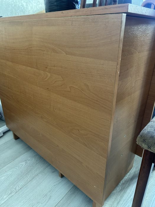 Стол и стулья(5шт)