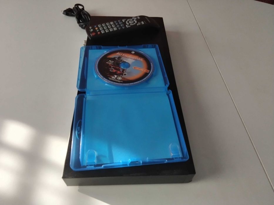 оригинален блу рей двд и 3 де плеър на Самсунг  перфектен