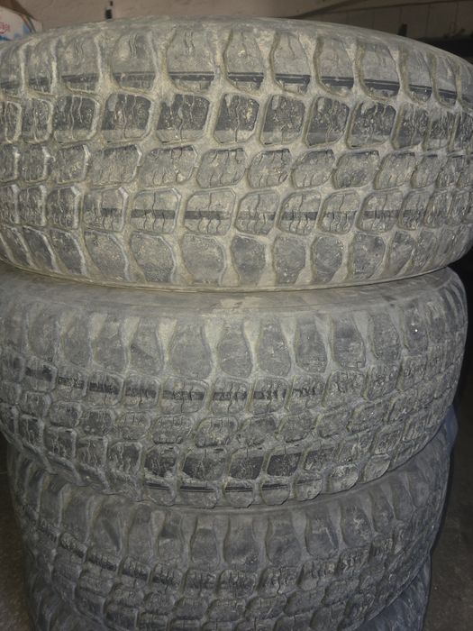 Продам 4 колеса 235/75R15