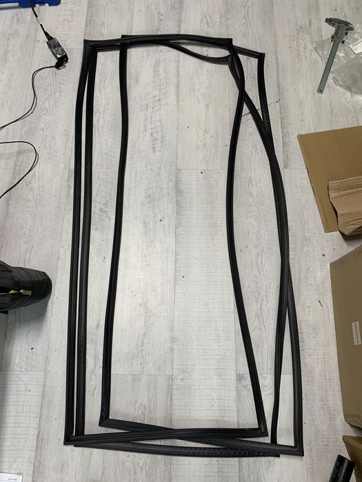 Garnitura vitrina 141 x 58 frigider bauturi burduf dulap masa rece nou