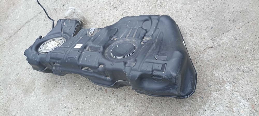 Rezervor combustibil benzina BMW F30 F31 F80 M3 Seria 4 F32 F36 F82 M4
