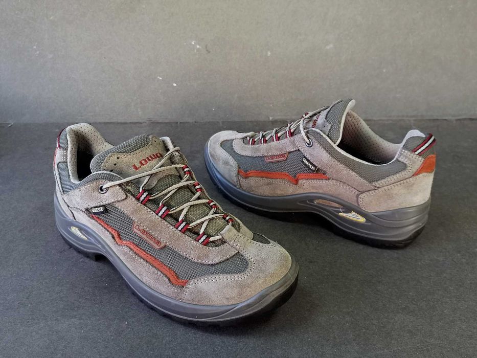 Bocanci PIELE 38 39 Ghete munte dama copii  LOWA GORETEX  Impermeabili