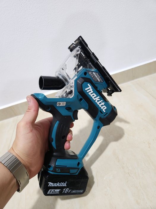 Masina de decupat makita DSD180