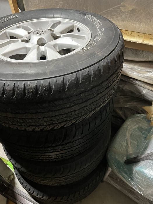 Шины летние с оригинальными дисками 285/65/17