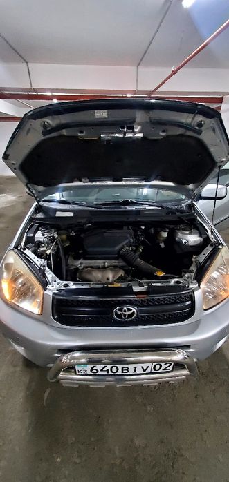 Rav4, 2004 год. Рестайлинг.