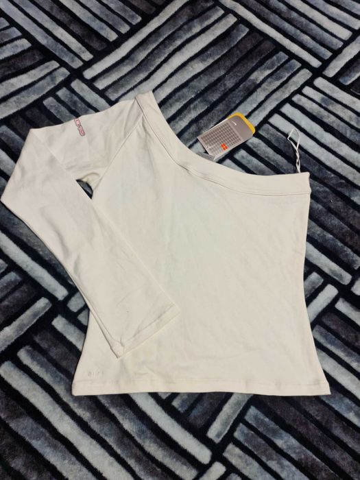 Bluza umerii goi Nike Studio 72 vintage Y2K - Femei M