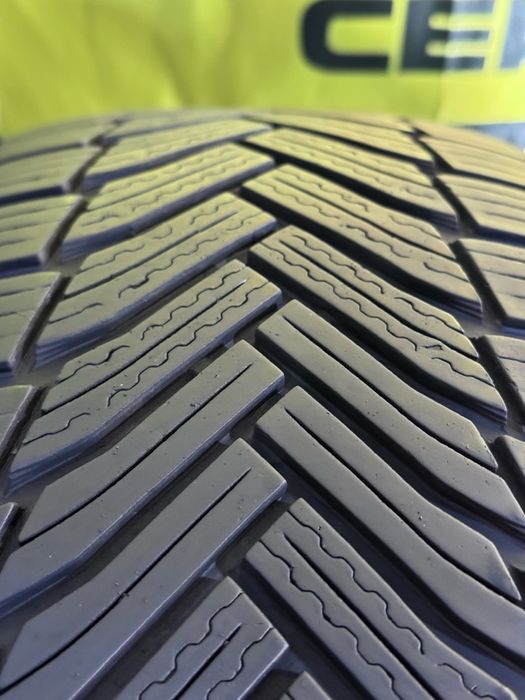 215/65R16 98H Michelin 6,1-5,5mm stare foarte buna