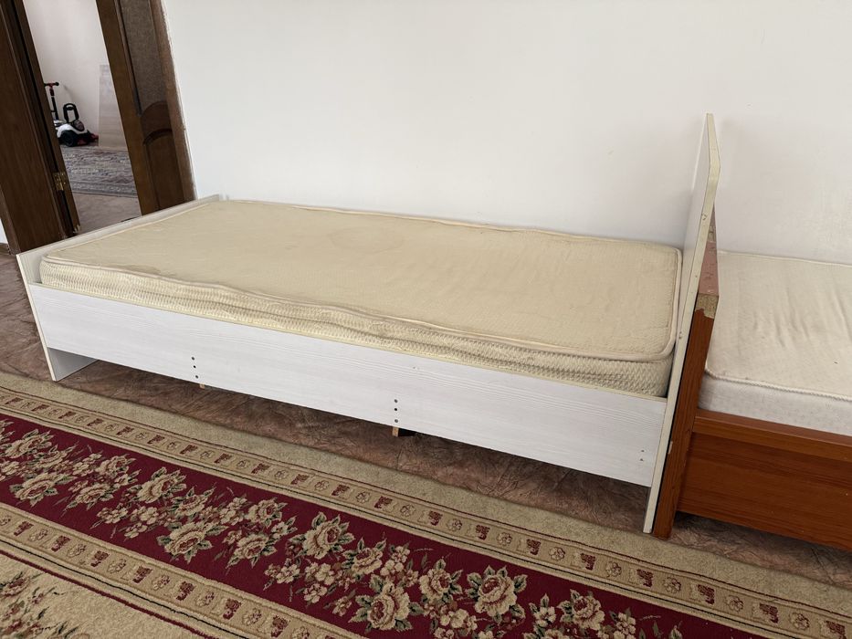 Кровати б/у, 10 000тг за одну