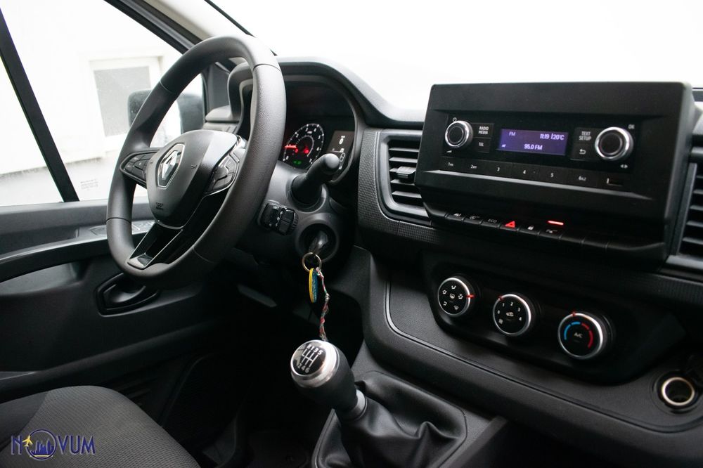 Vand Renault Trafic 8+1 2023**RATE**