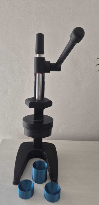 Presă manuală pentru bombe de baie