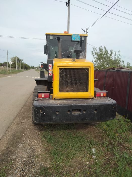 Спецтехника (фронтальный погрузчик)