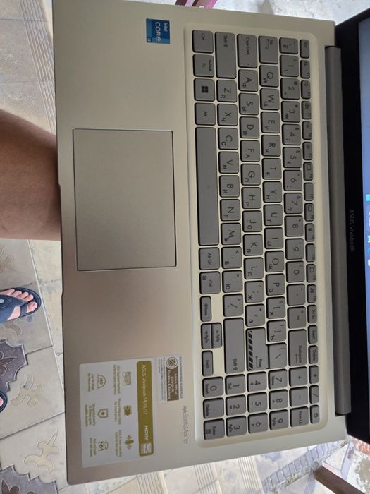 Asus VivoBook 2025 model