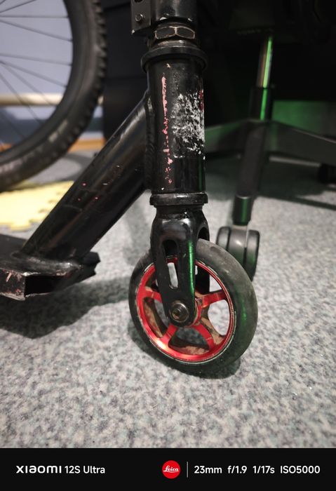 Продам самокат трюковой