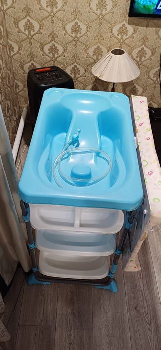 Продам пеленанальный столик.