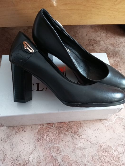 Продам новые туфли