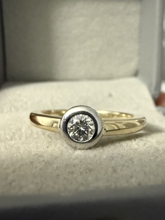 Бриллиантовое кольцо