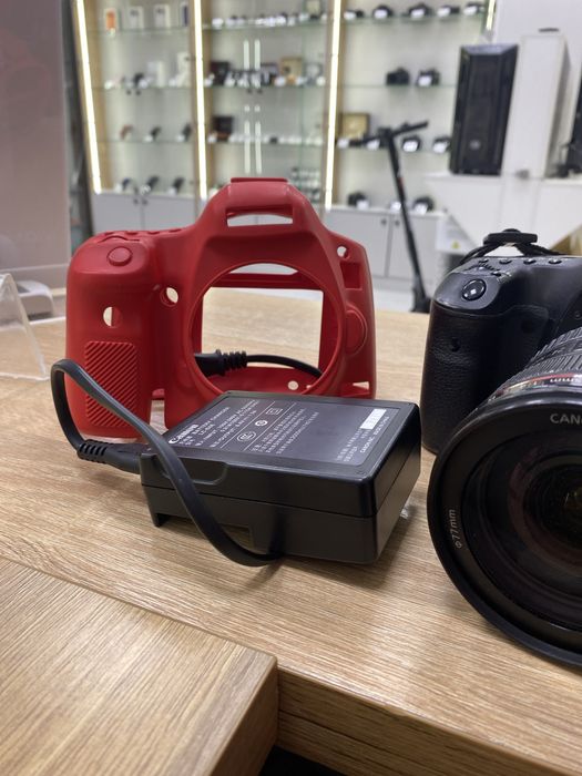 Canon eos 5D mark iii +usm 24-105 (p25)