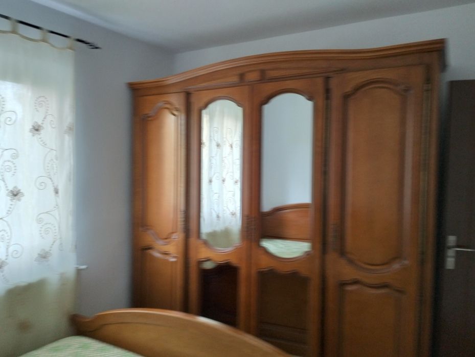 Inchiriez apartament 3 camere