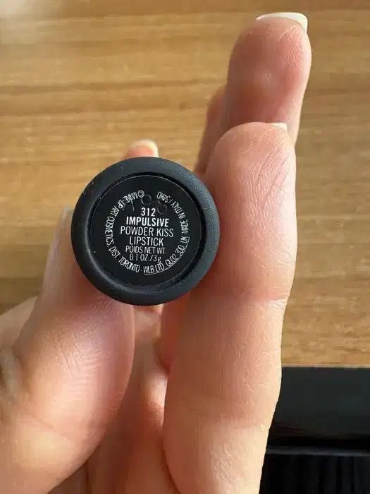 Ruj Mac Powder Kiss mat Impulsive