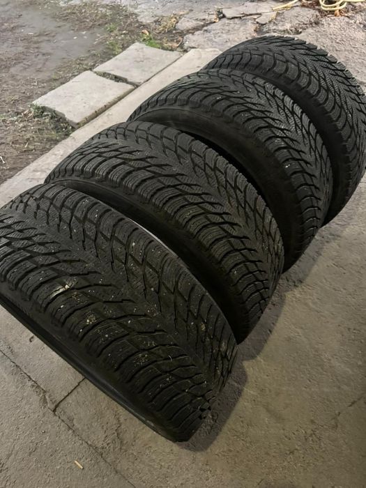 Зимние резины в отличном состоянии