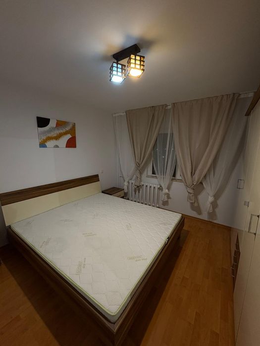 Inchiriez apartament decomandat zona FAR
