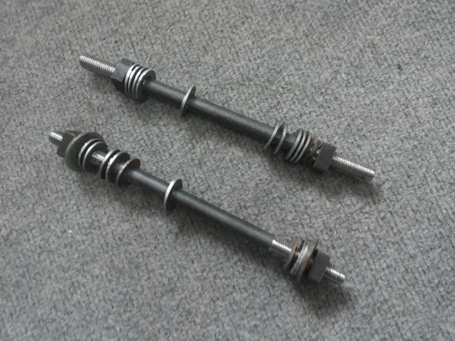 Оси, шпильки, стержни металлические с резьбой М12