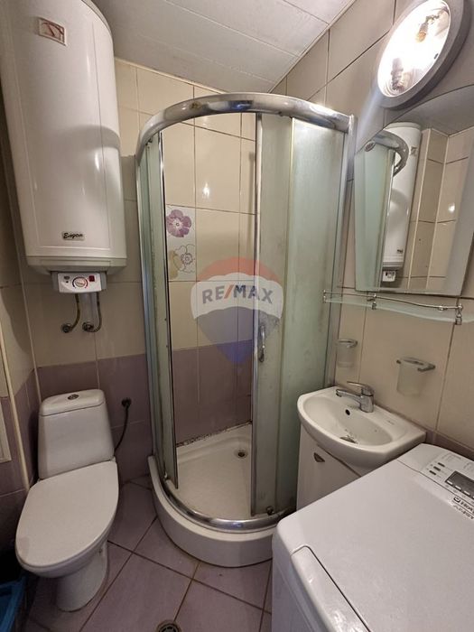 Дава се под наем Тристаен апартамент в Варна, Възраждане 1 - 70 кв.м за 357 € - Снимка #4