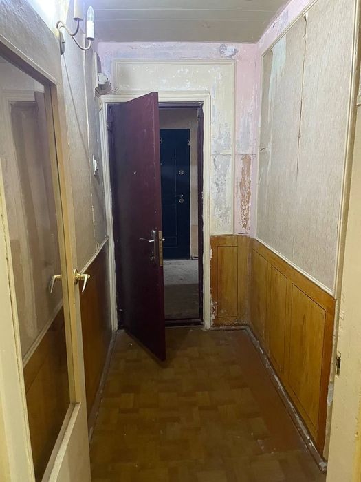 Продаётся Квартира 2х ком 2 этаж на Артыкова в Янгиюле