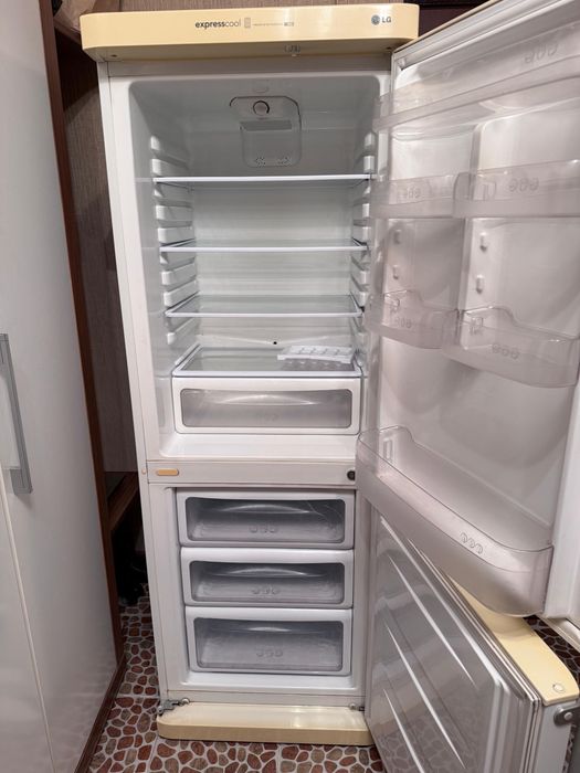 Продам холодильник