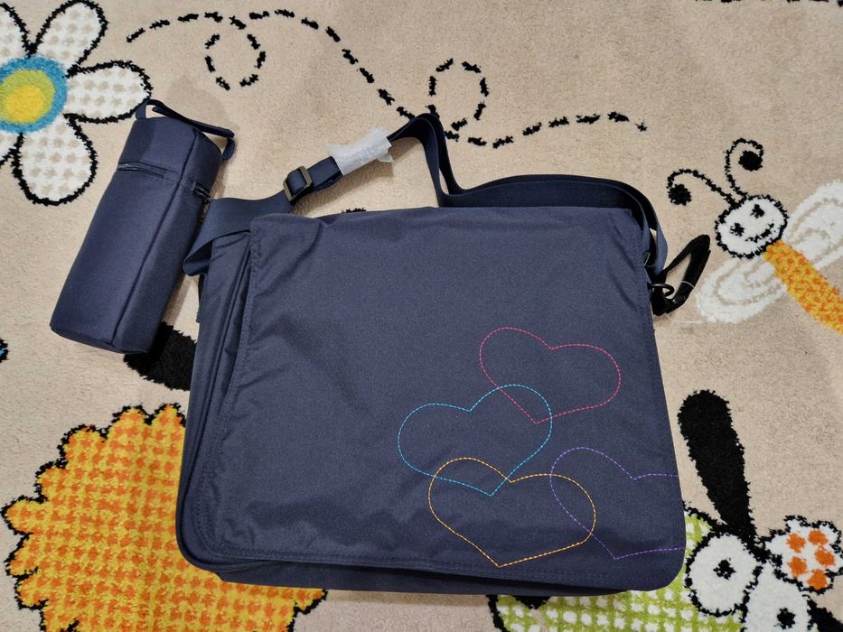 Бебешка чанта на HIPP с подарък чаша ХИП с твърд накрайник