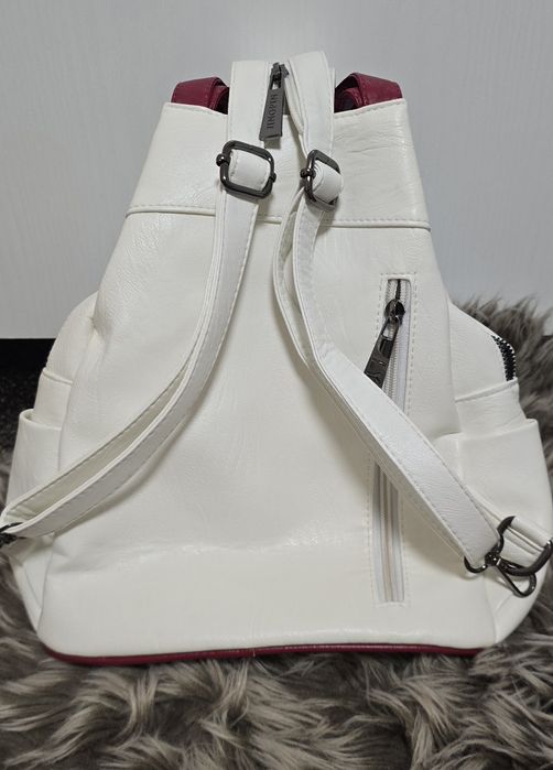 Раница от еко кожа