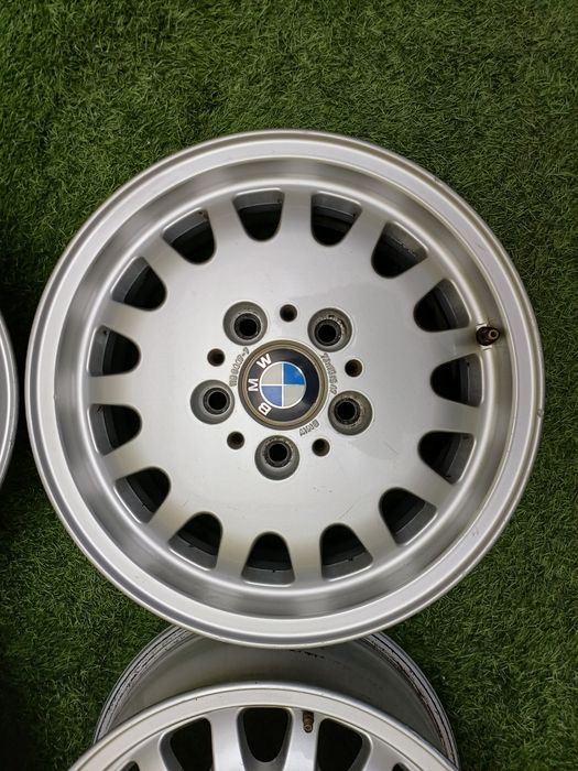 Диски R15 5x120 (Стиль 6) на BMW.