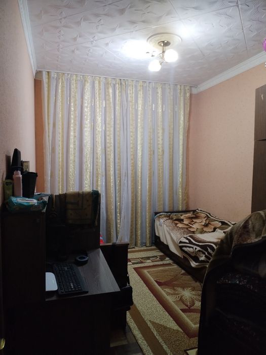 Продаётся 3комнатная квартира , 4этаж,9микрорайон по середине,не торце
