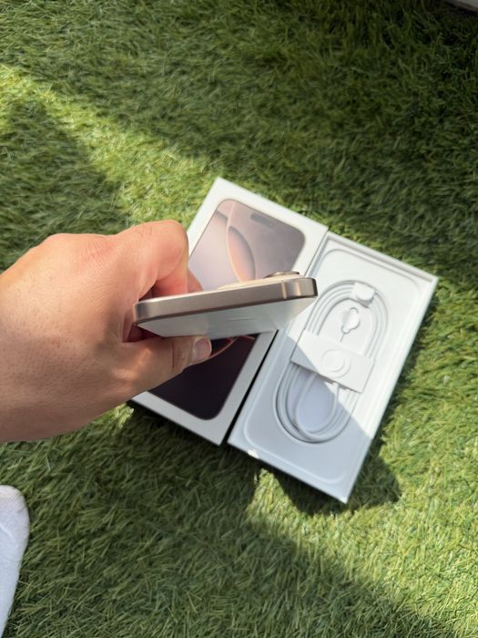 iPhone 16 pro max 512gb desert titanium ca nou impecabil 10/10 baterie 100% fullbox