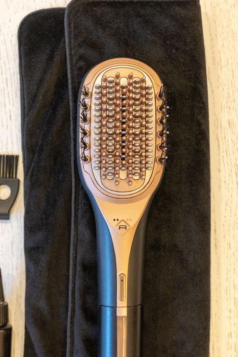 Perie Rowenta hair therapist