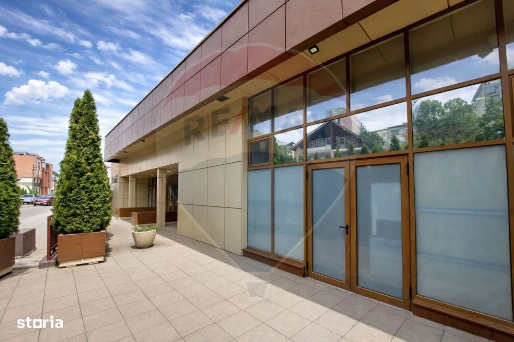 Spațiu comercial de vânzare stradal clădire independentă Bacău