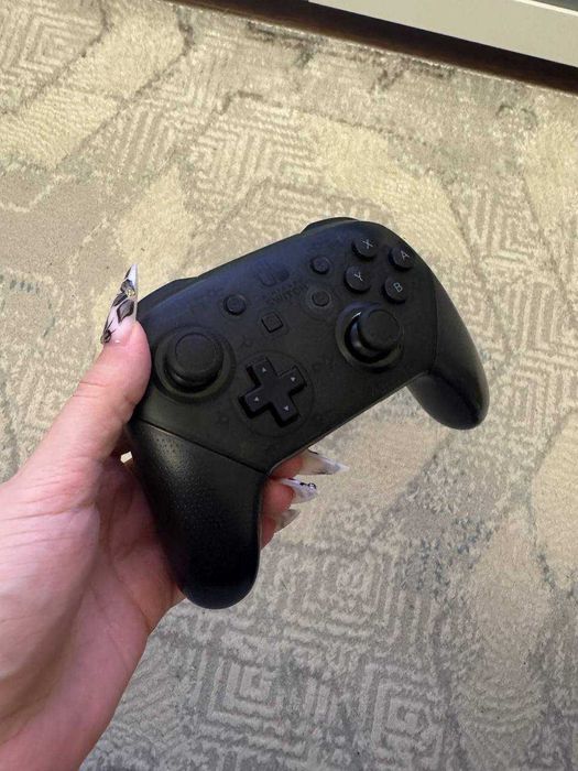 Nintendo Switch Pro Controller