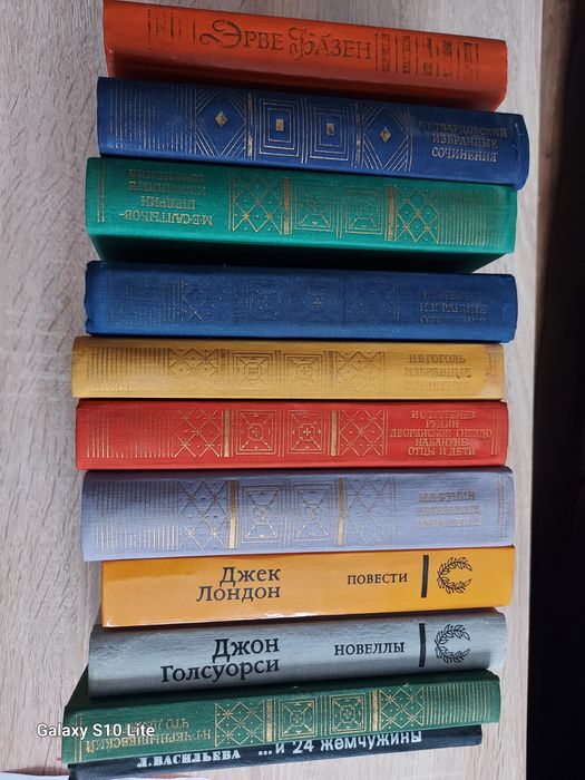 Продам книги.подписки