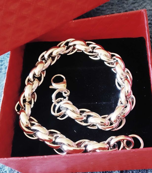 Нова,масивна сребърна гривна в подаръчна кутия.Топ оферта!